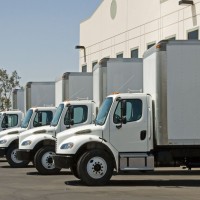 The Pros and Cons of Air and Ocean Shipping with an India to the USA Courier